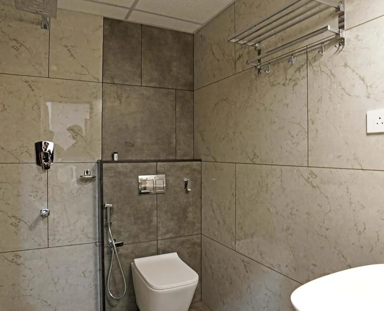 Greenview Velora Suits Kochi Apartman